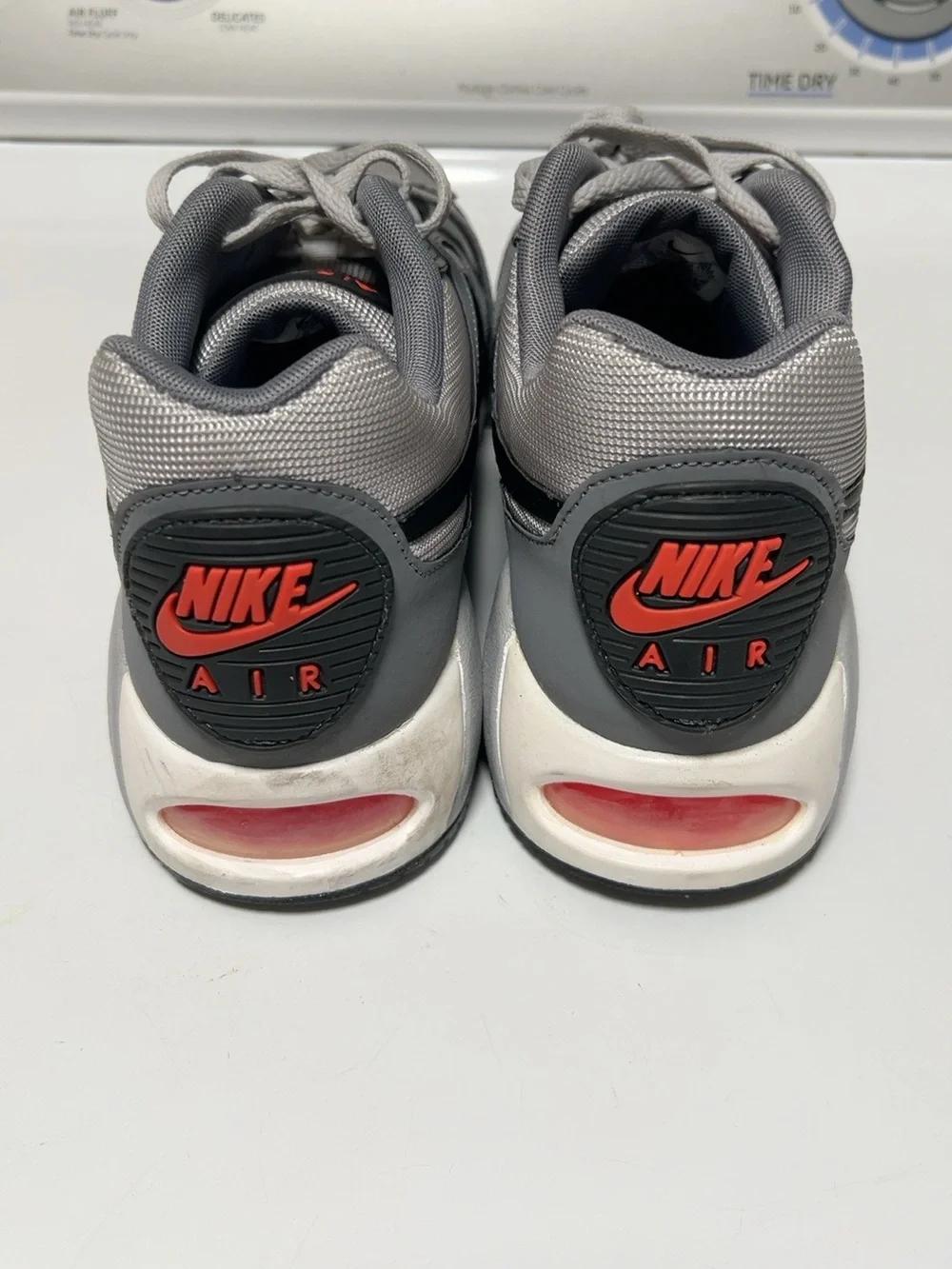 Nike Air Max IVO Wolf Grey Black Men’s Size 12 Sneakers 580518-001